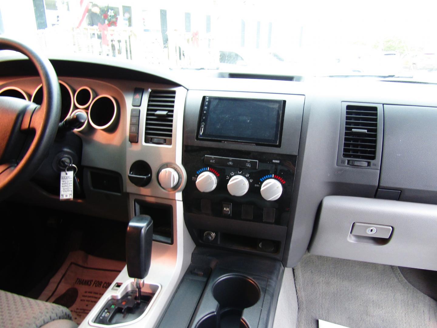 2008 WHITE /Gray Toyota Tundra Base Double Cab 4.0L 2WD (5TFRU54158X) with an 4.0L V6 DOHC 24V engine, Automatic transmission, located at 15016 S Hwy 231, Midland City, AL, 36350, (334) 983-3001, 31.306210, -85.495277 - Photo#9